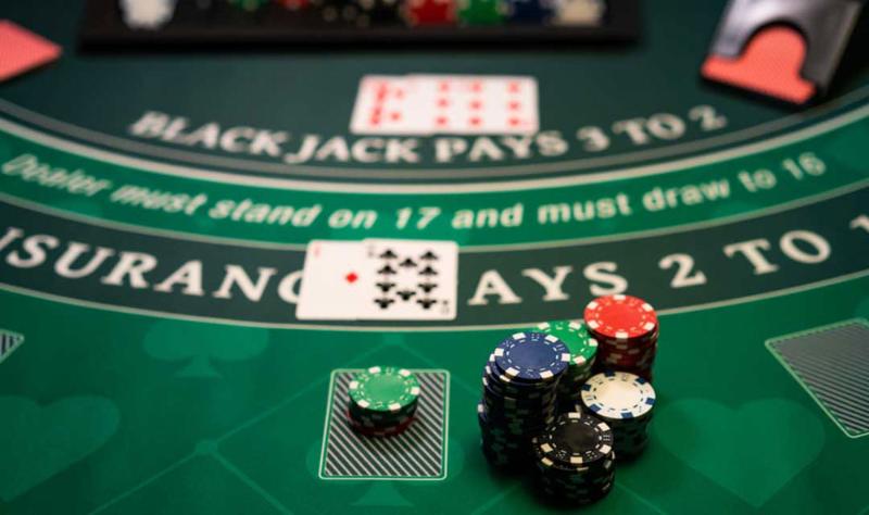 Mỗi bàn Blackjack thường có tối đa 7 người